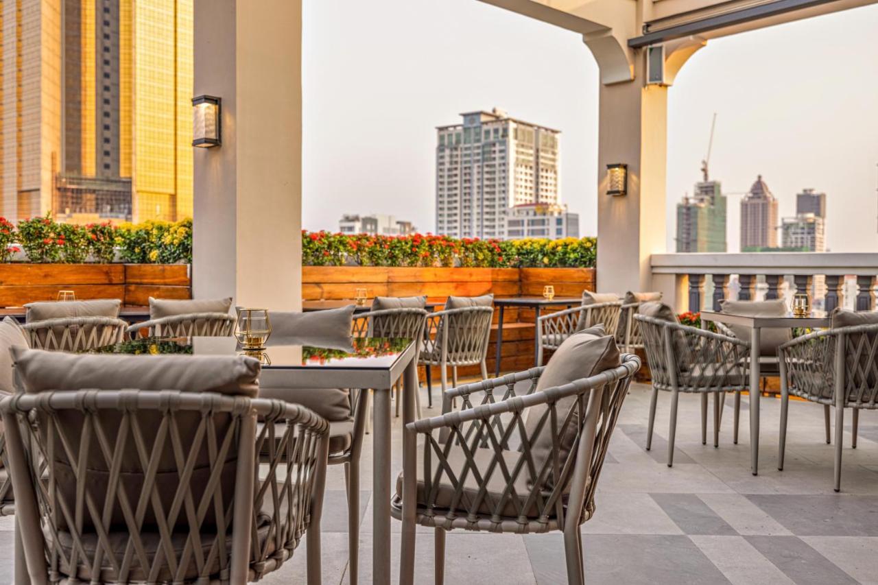 Отель Maxx Phnom Penh Downtown By H World Экстерьер фото