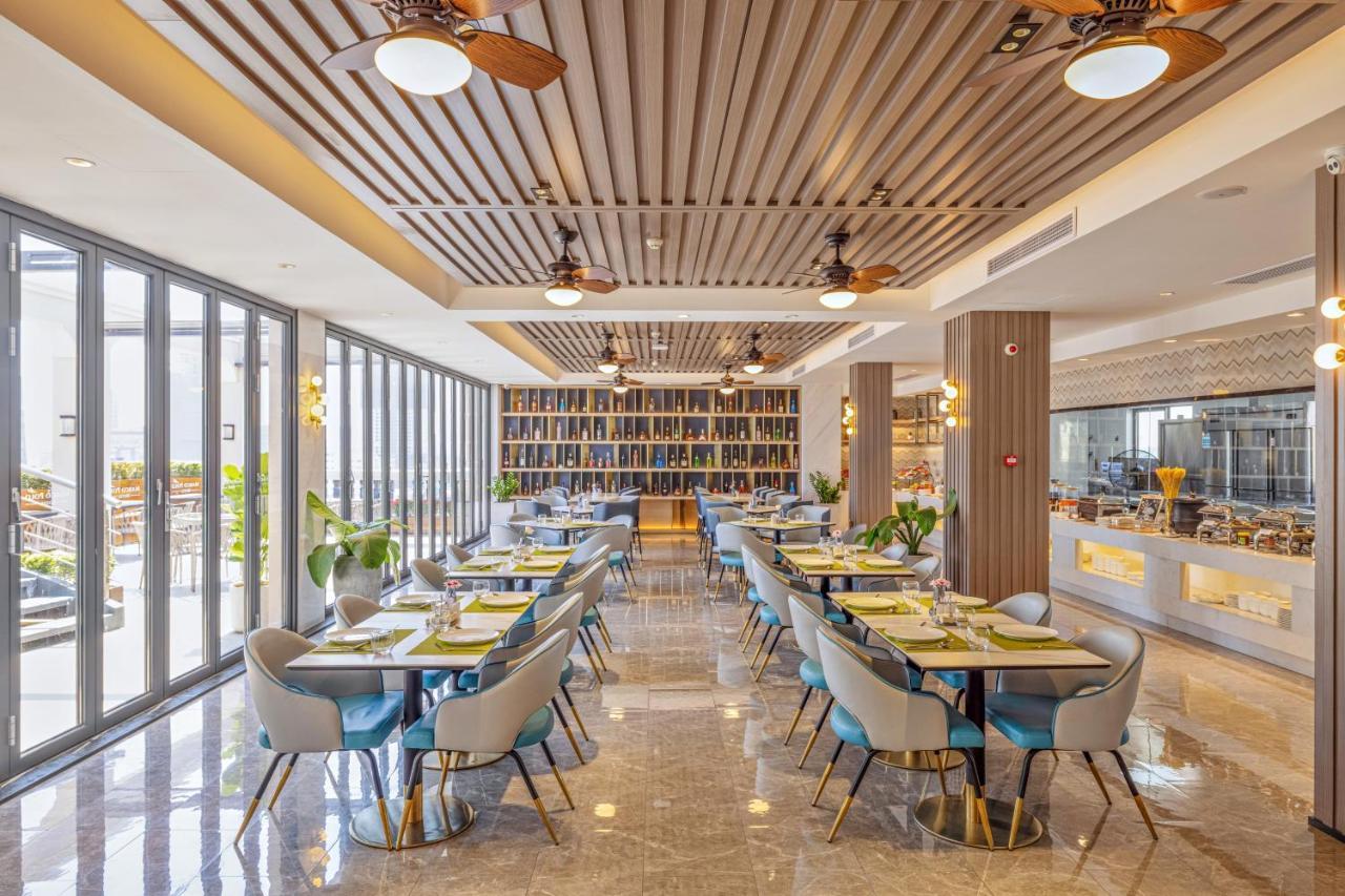 Отель Maxx Phnom Penh Downtown By H World Экстерьер фото