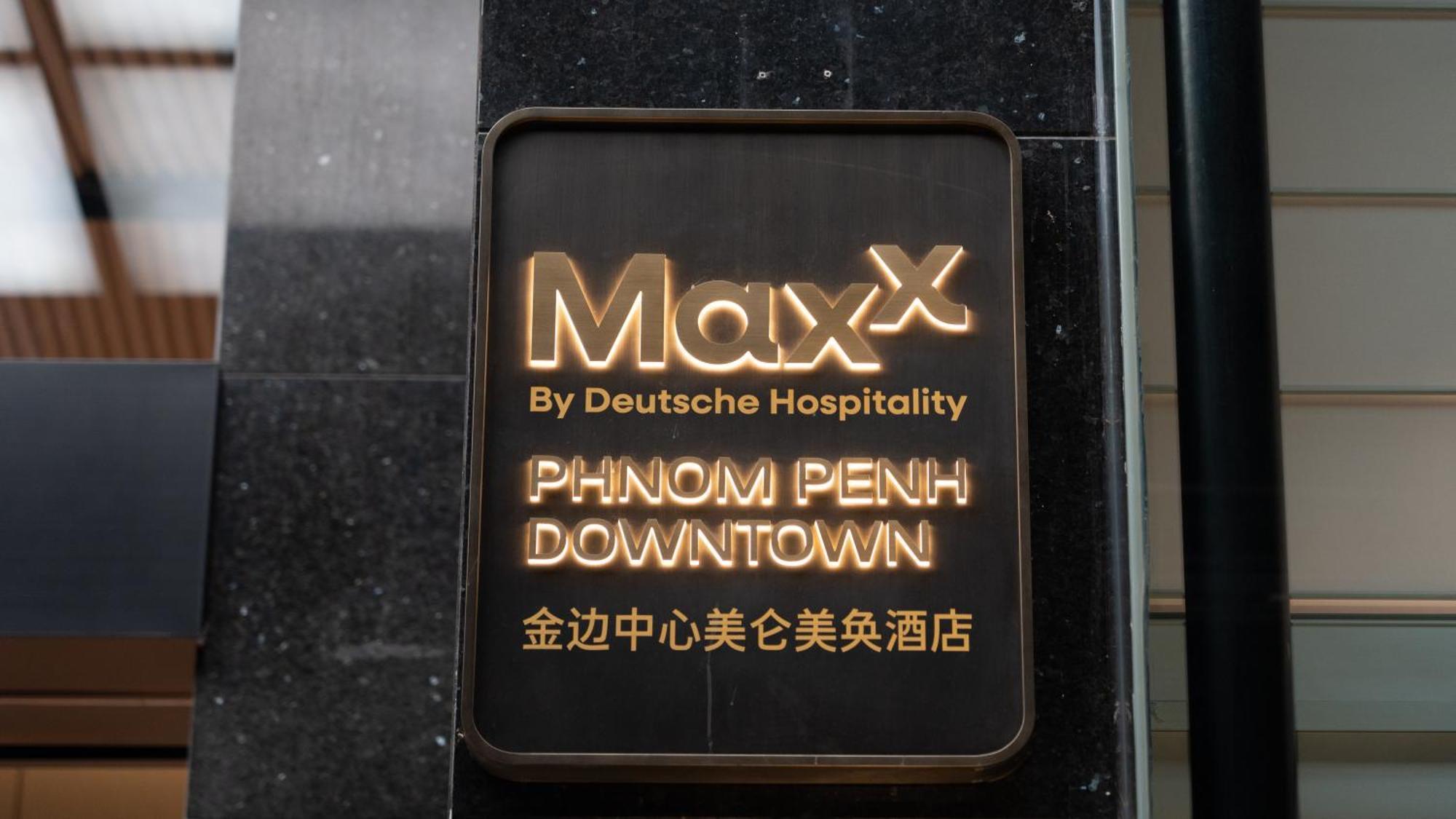 Отель Maxx Phnom Penh Downtown By H World Экстерьер фото