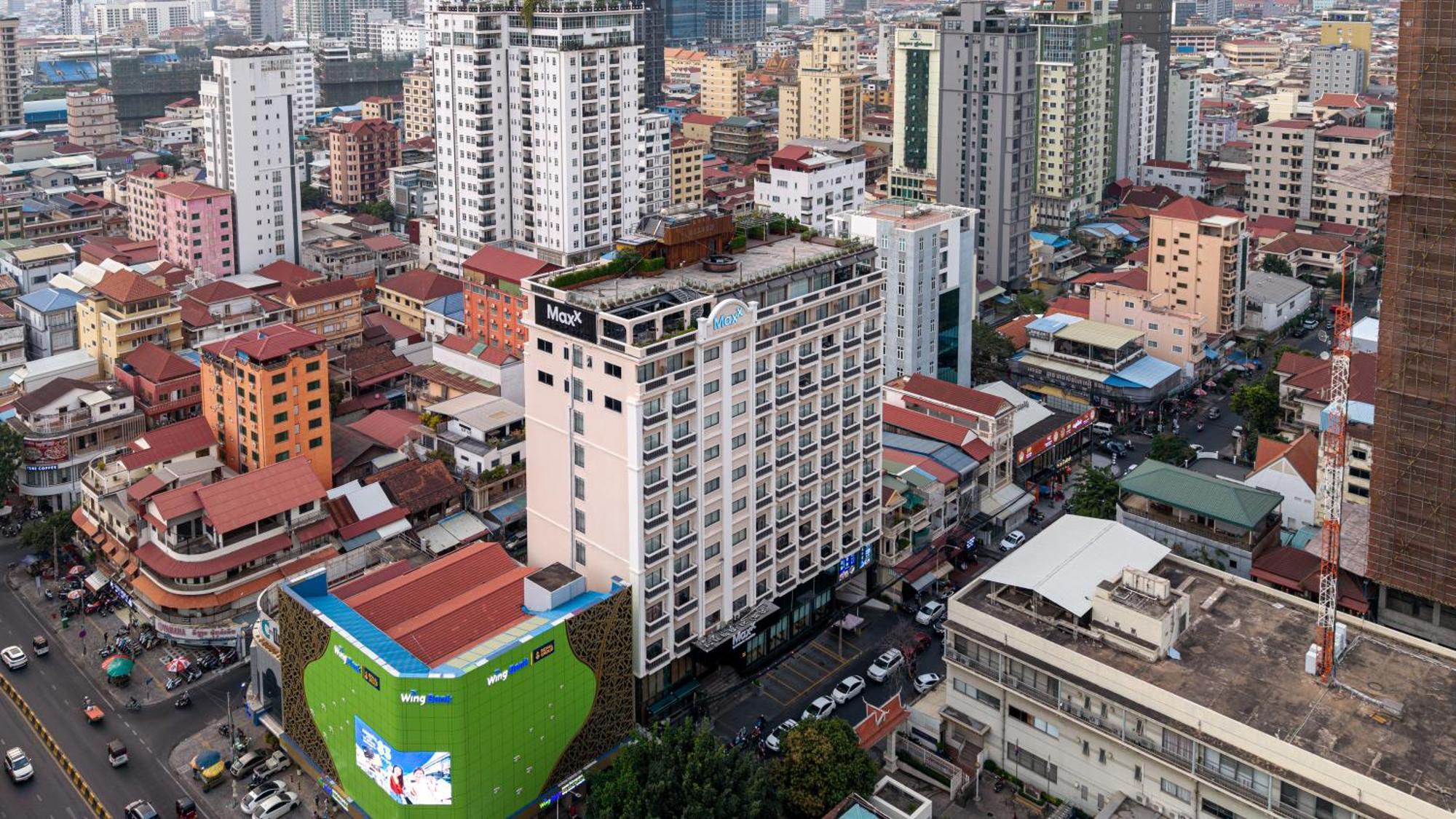 Отель Maxx Phnom Penh Downtown By H World Экстерьер фото