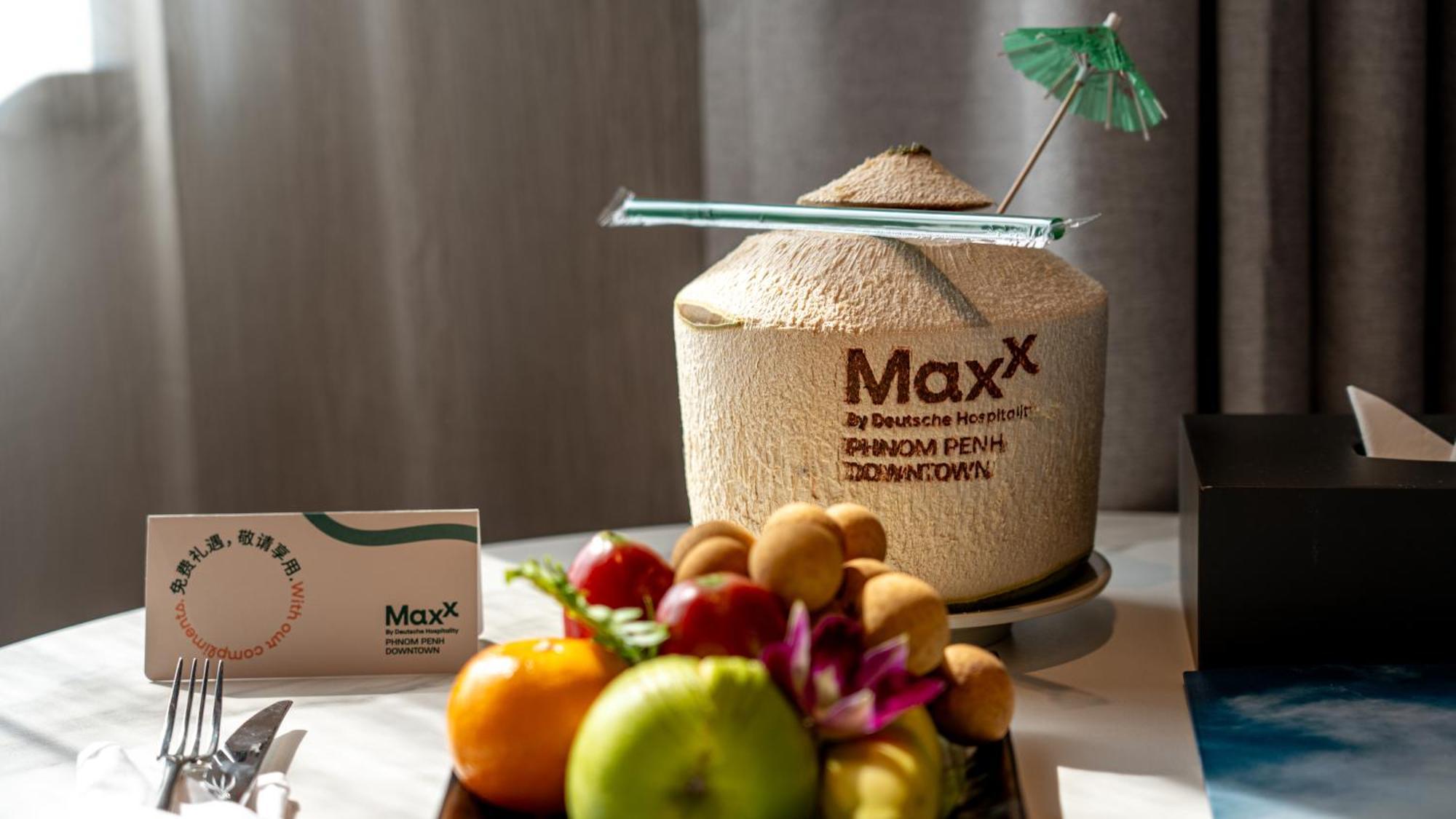 Отель Maxx Phnom Penh Downtown By H World Экстерьер фото